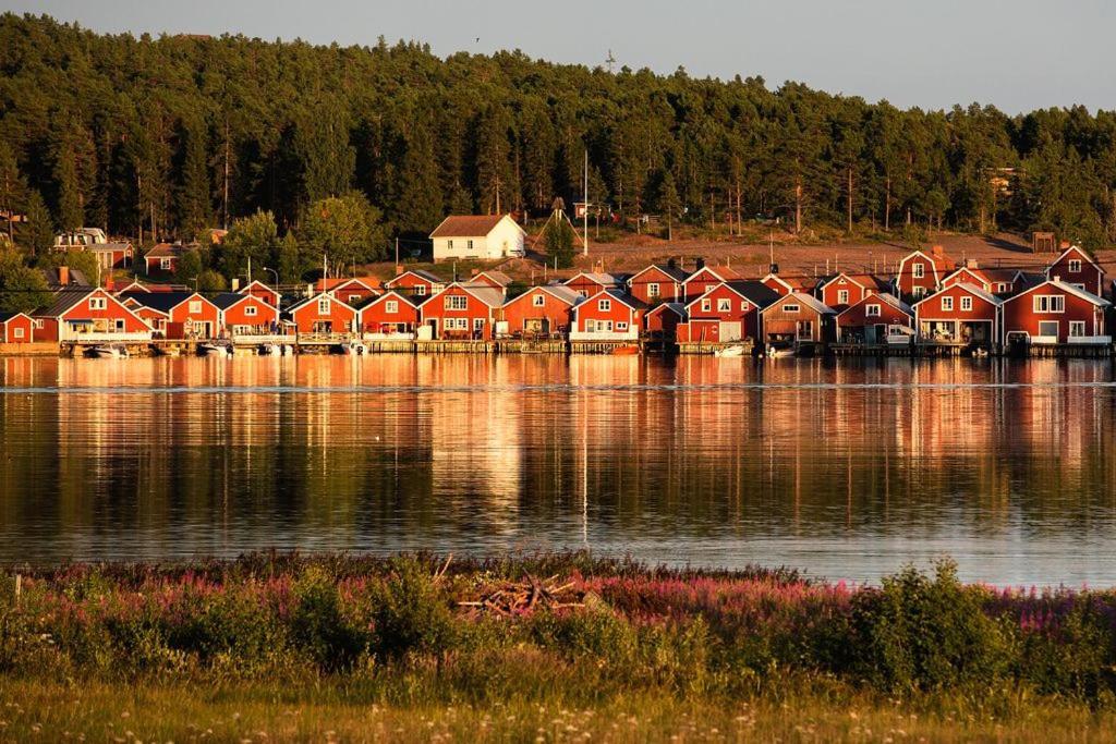Отель Norrfaellsviken Rum & Koek Mjallom Экстерьер фото